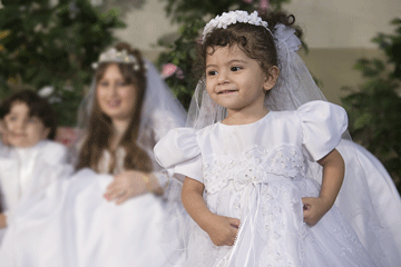 little girl at wedding